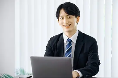 社労士法人から企業の人事へ—専門性を活かしたキャリアの広がりを実現！