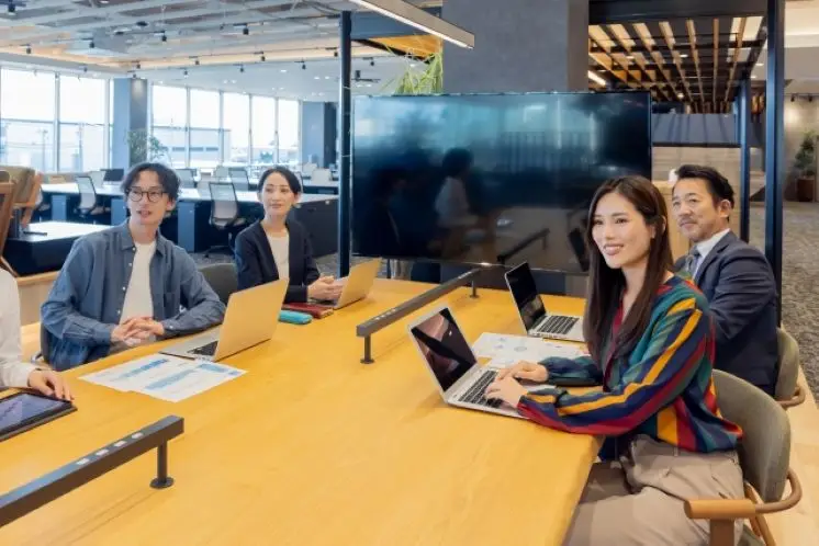 《TOMA社会保険労務士法人》在宅可／フレックス／福利厚生充実／総合コンサルティングファームでの人事労務コンサルタント